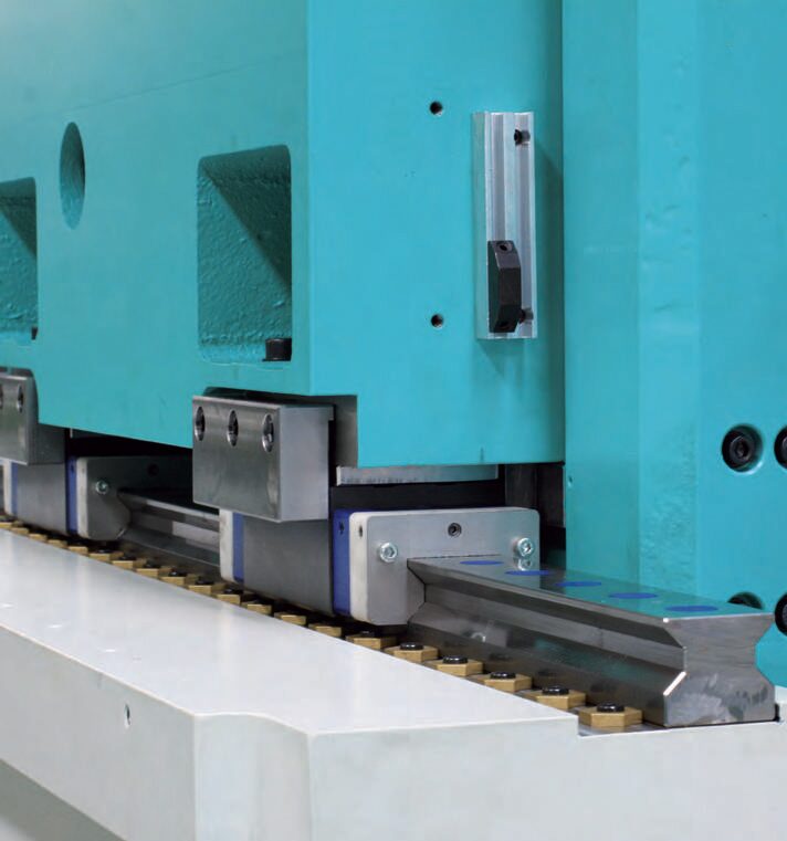 Monorail linear guide for high-load applications